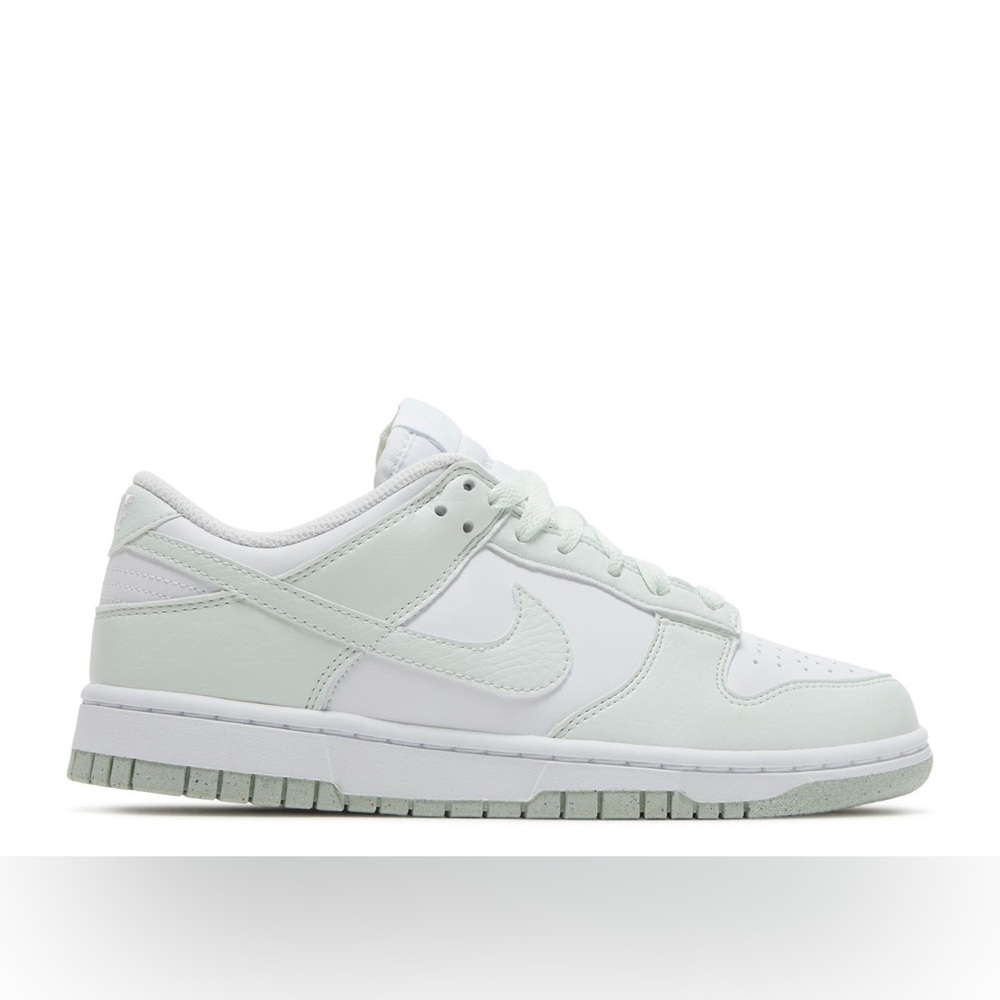 Nike Women’s Dunk Low Next Nature White Mint Sneakers Size 6.5